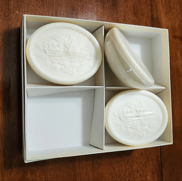 Lily of the Valley Soaps, Net Weight 3 x 5.25 oz, Made in France, - Picture 6 of 10